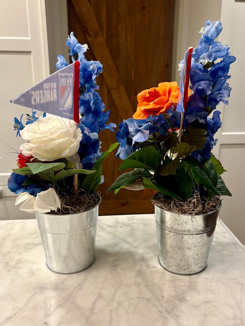 NY Islanders/rangers Silk Floral Arrangement - Etsy