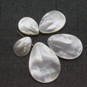 Natural White Shell Teardrop beads,Teardrop Shells Beads,Shell beads accessories,shells beads.20 beads