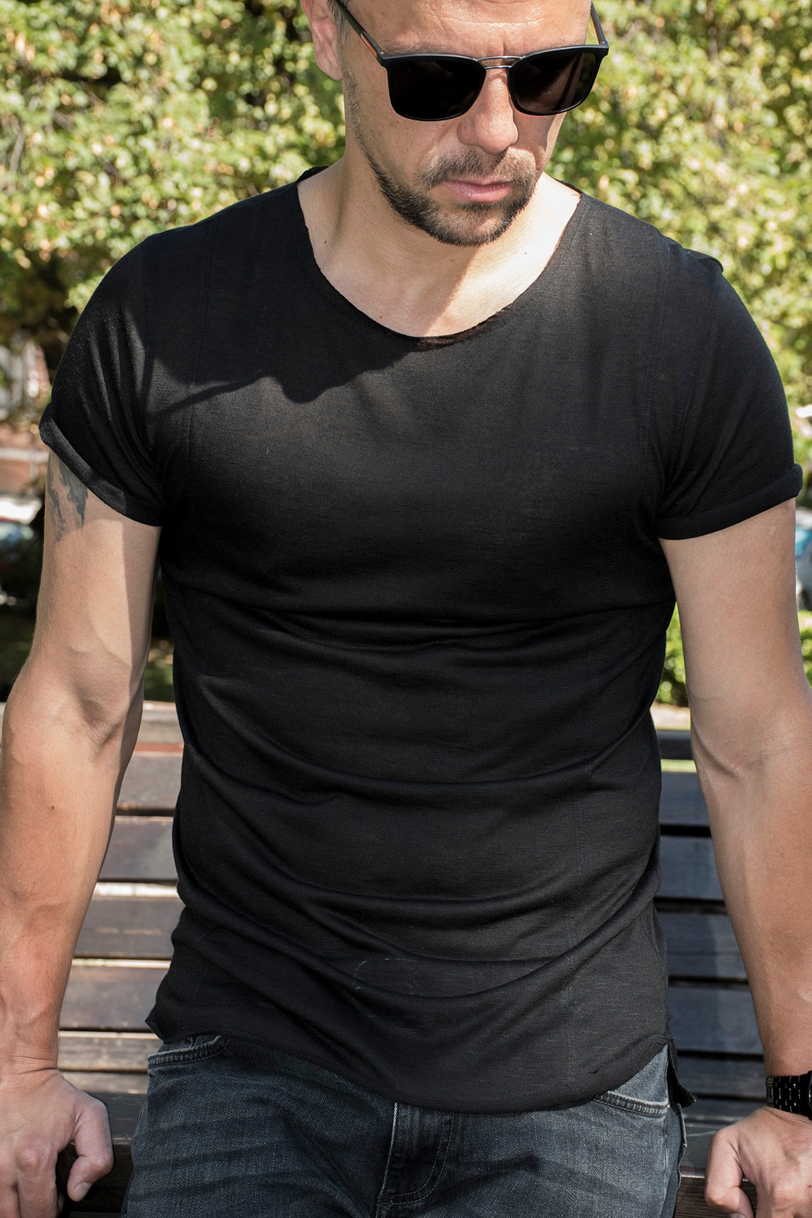 Black t shirt rolled up sleeves hot sale