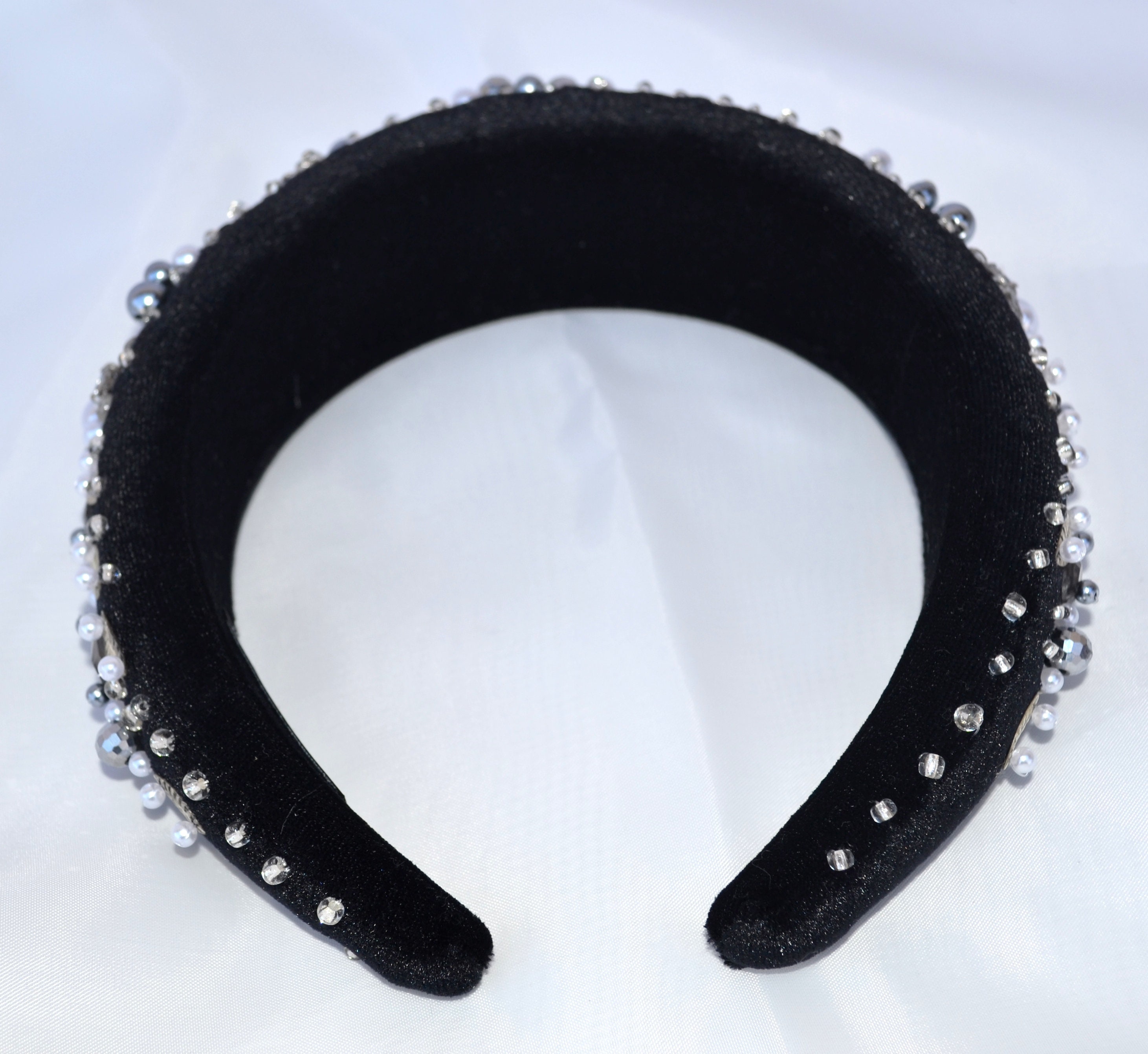 Black Velvet Embellished Headband Tiara: Pearl & Rhinestone  display picture 1