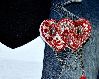 Red textile embroidered lapel brooc with couple of hearts for lover Cute fabric statement shirt brooch for loved one