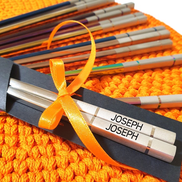 Set di bacchette personalizzate Bacchette con nome personalizzato inciso in acciaio inossidabile Metallo ecologico colorato, set regalo per amanti del sushi