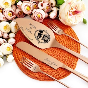 Gepersonaliseerde roségouden skelettaartsnijset, tot de dood verlovingscadeau met doos