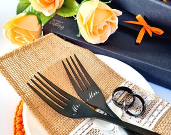 Wedding Cake Forks Set Black - Cutlery Set of Forks for Mr and Mrs, Engraved Forks, Personalized Wedding Keepsake for Couples