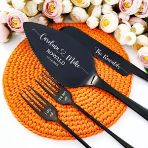 Schwarzes Hochzeitstortenmesser und Tortenheber - Gravur-Set mit Gabeln und Geschenkbox - Elegantes Andenken Brautparty oder Jahrestagsgeschenk