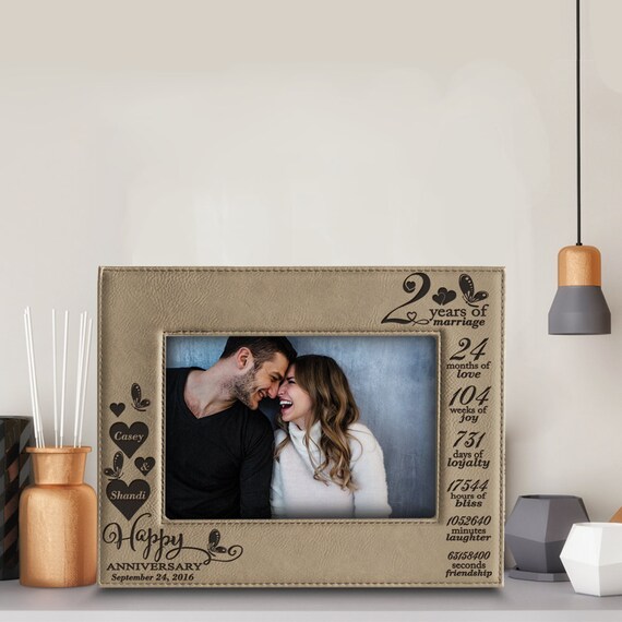 Engraved Leather Picture Frame for Couple 5x 7 Horizontal Second 2nd Anniversary Picture Frame BELLA BUSTA 2 Years Anniversary Engraved Leather Picture Frame for Couple 5x 7 Horizontal Second 2nd Anniversary Picture Frame BELLA BUSTA 2 Years Anniversary