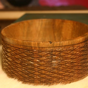 Oak textured bowl