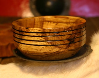 Oak hand turned bowl. Dish.