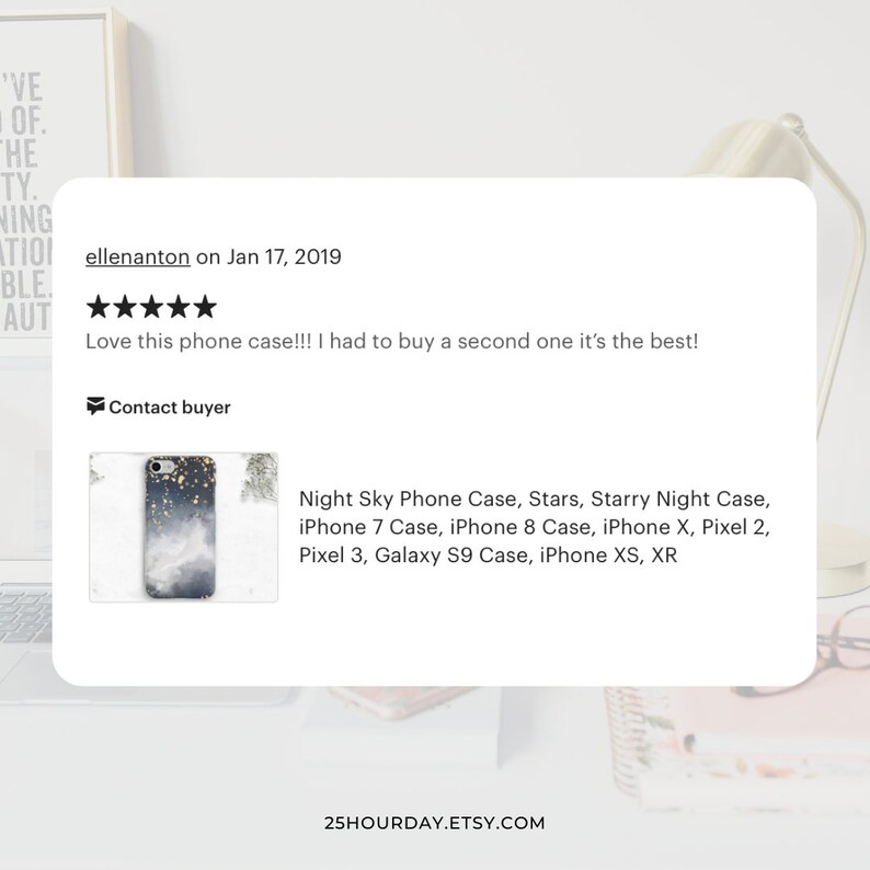 Peut inclure: Une coque de t&eacute;l&eacute;phone avec un motif de ciel &eacute;toil&eacute;. La coque pr&eacute;sente un fond bleu fonc&eacute; avec des nuages blancs et des paillettes dor&eacute;es. Le texte "Night Sky Phone Case, Stars, Starry Night Case, iPhone 7 Case, iPhone 8 Case, iPhone X, Pixel 2, Pixel 3, Galaxy S9 Case, iPhone XS, XR" est imprim&eacute; en bas de l'image.