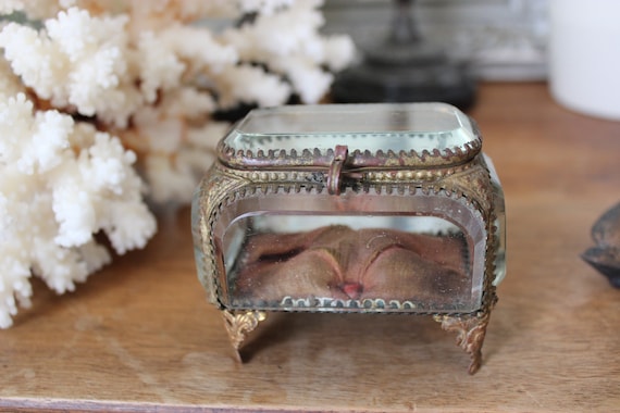 Très belle boîte à bijoux ancienne
