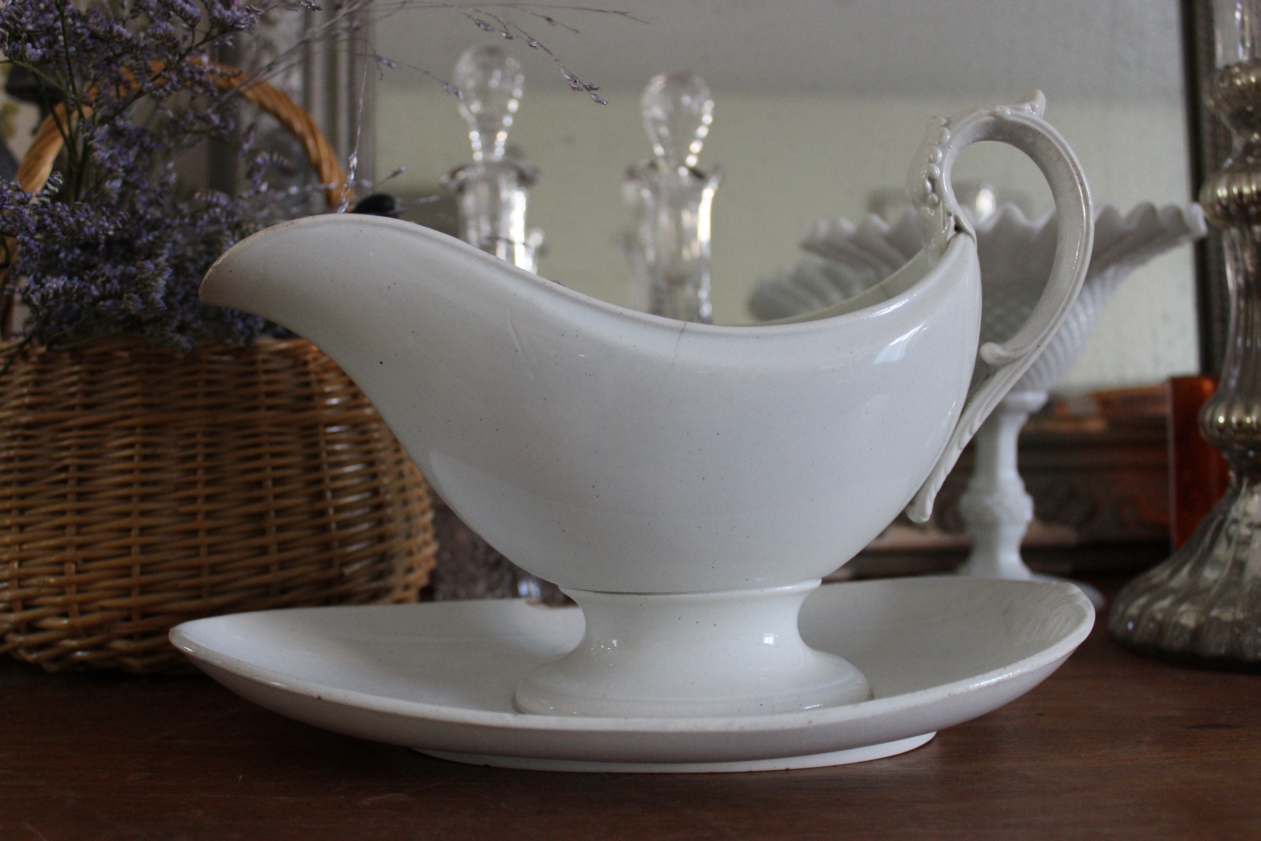 Creil et Montereau Saucière Xixème Faïence Blanche