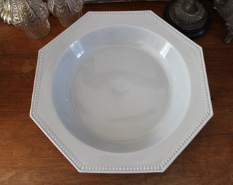 Un grand plat creux ancien Creil et Montereau bleu pale