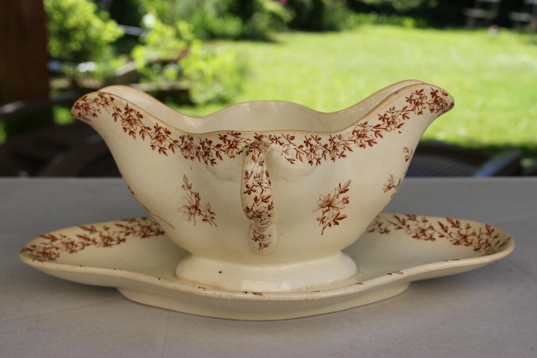 Saucière Ancienne KG Lunéville Modèle Menton Rose - Céramique Blanc Et Rouge