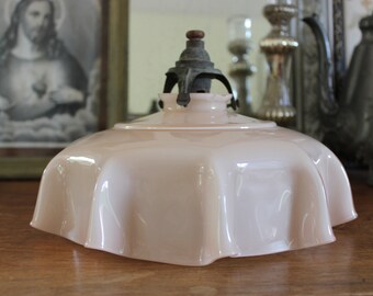 Vintage Abat-jour en verre opalin couleur rose pâle