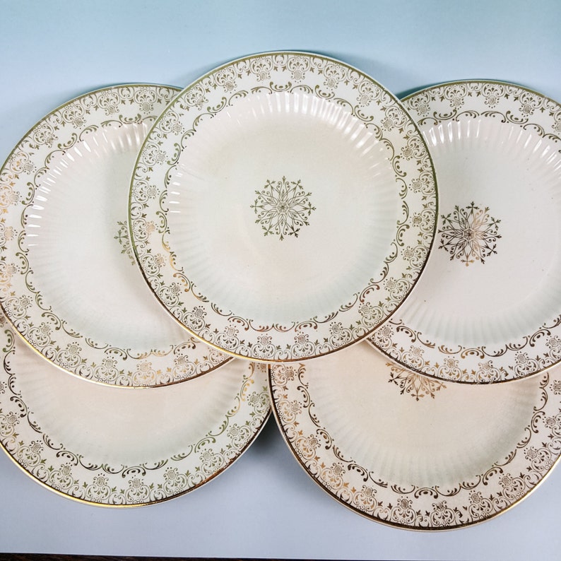 Holiday China Snowflake China Gold China Berry Bowls Berry Bowls /& Bread Plates Set Mismatched China Small Bowls Bread Plates