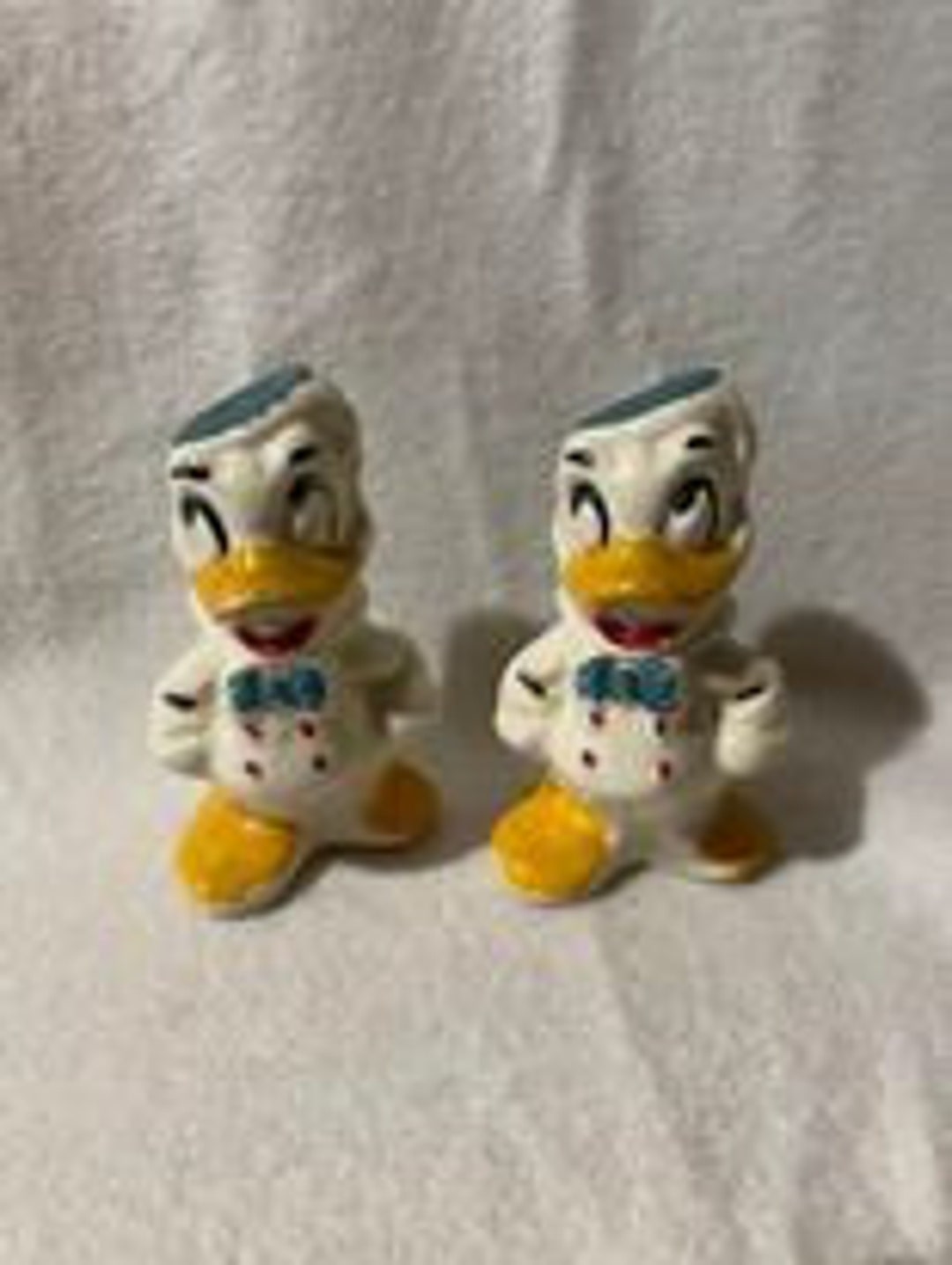 Adorable Vintage Donald Duck Salt and Pepper Shakers - Etsy