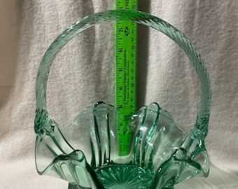 Vintage Fenton Art Glass Basket: Emerald Green, Lambs Tongue