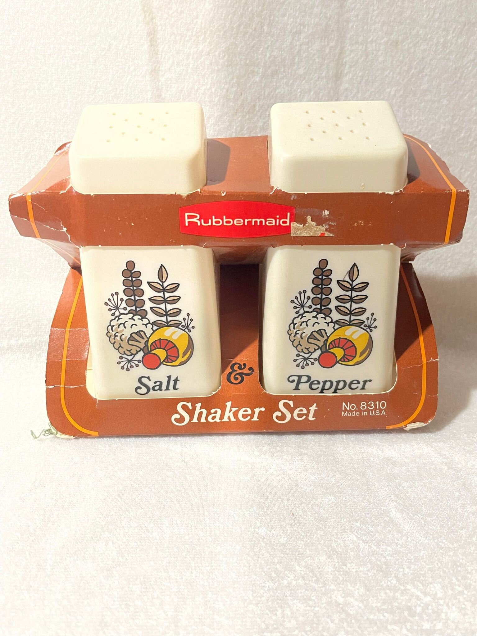 Vintage Rubbermaid Salt and Pepper Shaker Set - Etsy