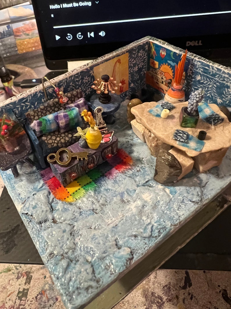 Micro Miniature Diorama Graffiti House: Hello - Etsy