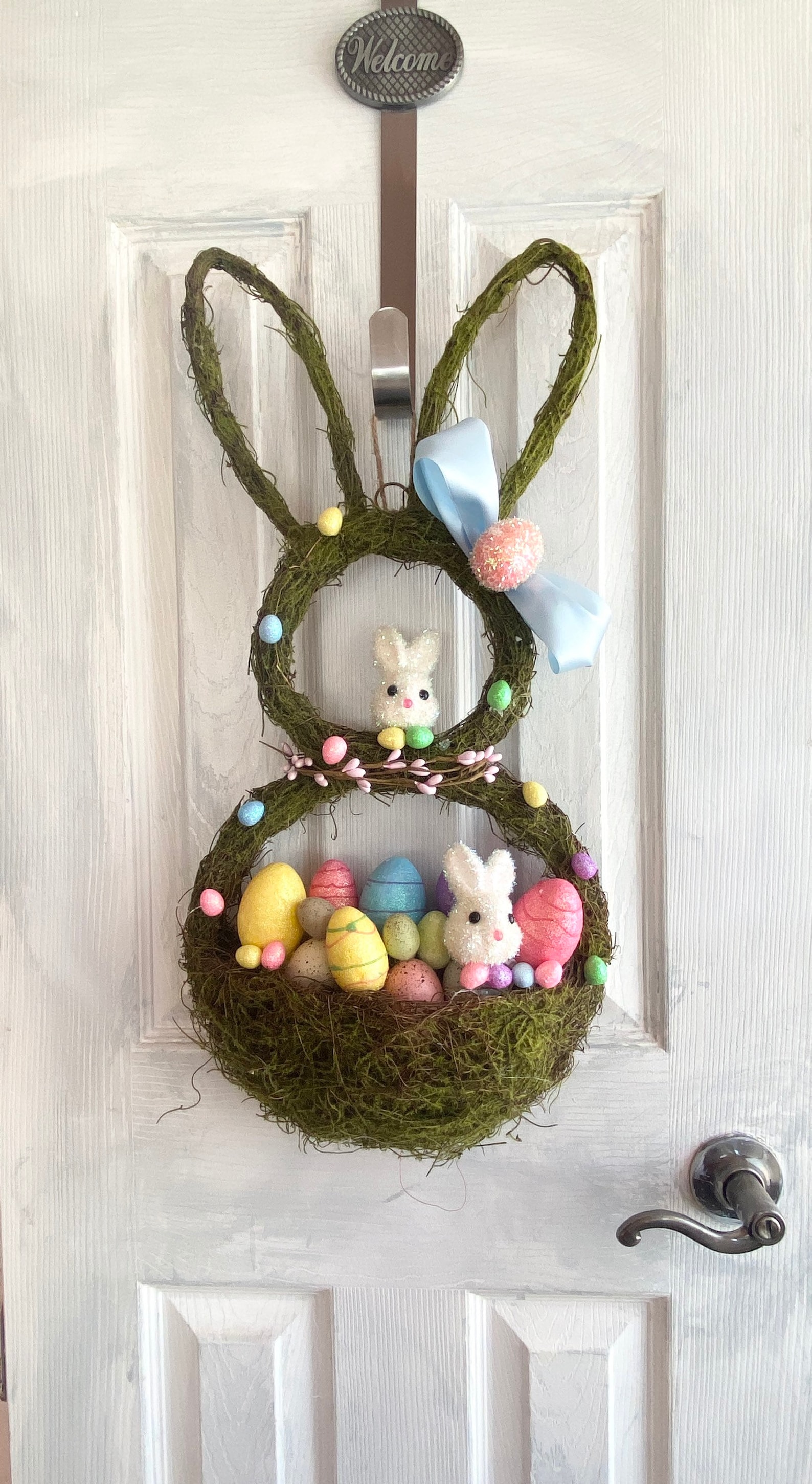 Partially Covered Bunny Shaped Moss Wreaths with Twig Berries Partially Covered Bunny Shaped Moss Wreaths with Twig Berries