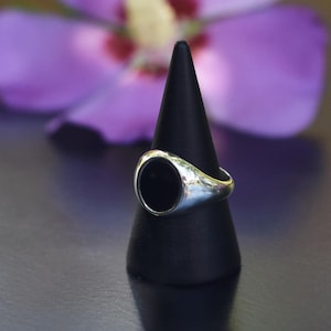 Silver ring, black onyx