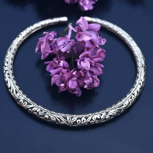 Silver choker