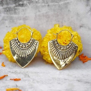 Ethnic earrings in braSs