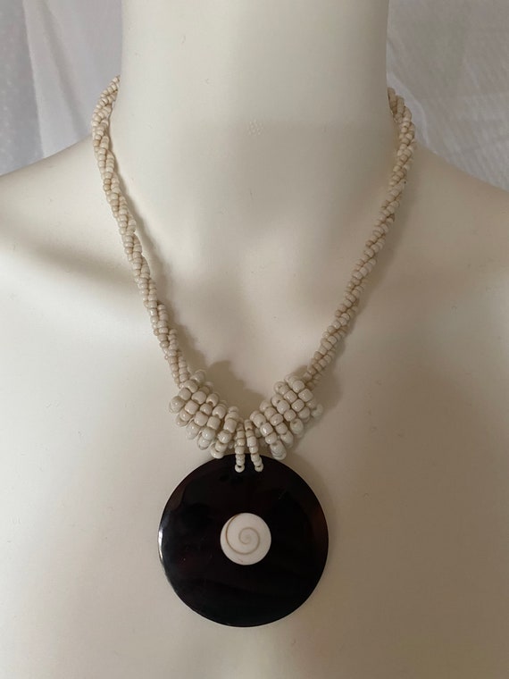 Vintage seed bead necklace with natural shell charm Gem