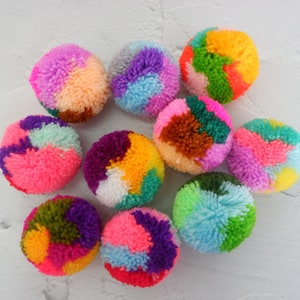 10 Pieces Colorful Big Yarn Pom Poms Crafty Jewelry Making / Decoration Party