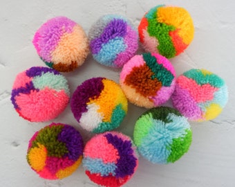 10 Pieces Colorful Big Yarn Pom Poms Crafty Jewelry Making / Decoration Party