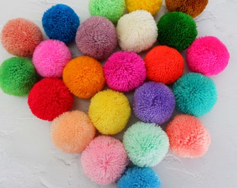 20 Pieces Crafty Yarn Pom Poms, Party Decoration