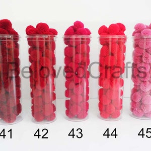 50 Stück rote Garn Pom Poms Schmuckherstellung / Dekoration Party