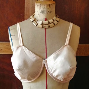 Vintage French Bra 1940s soft Beige Satin and Lace Bra Underwire full Cup brand J PERLE  Rockabilly Pinup