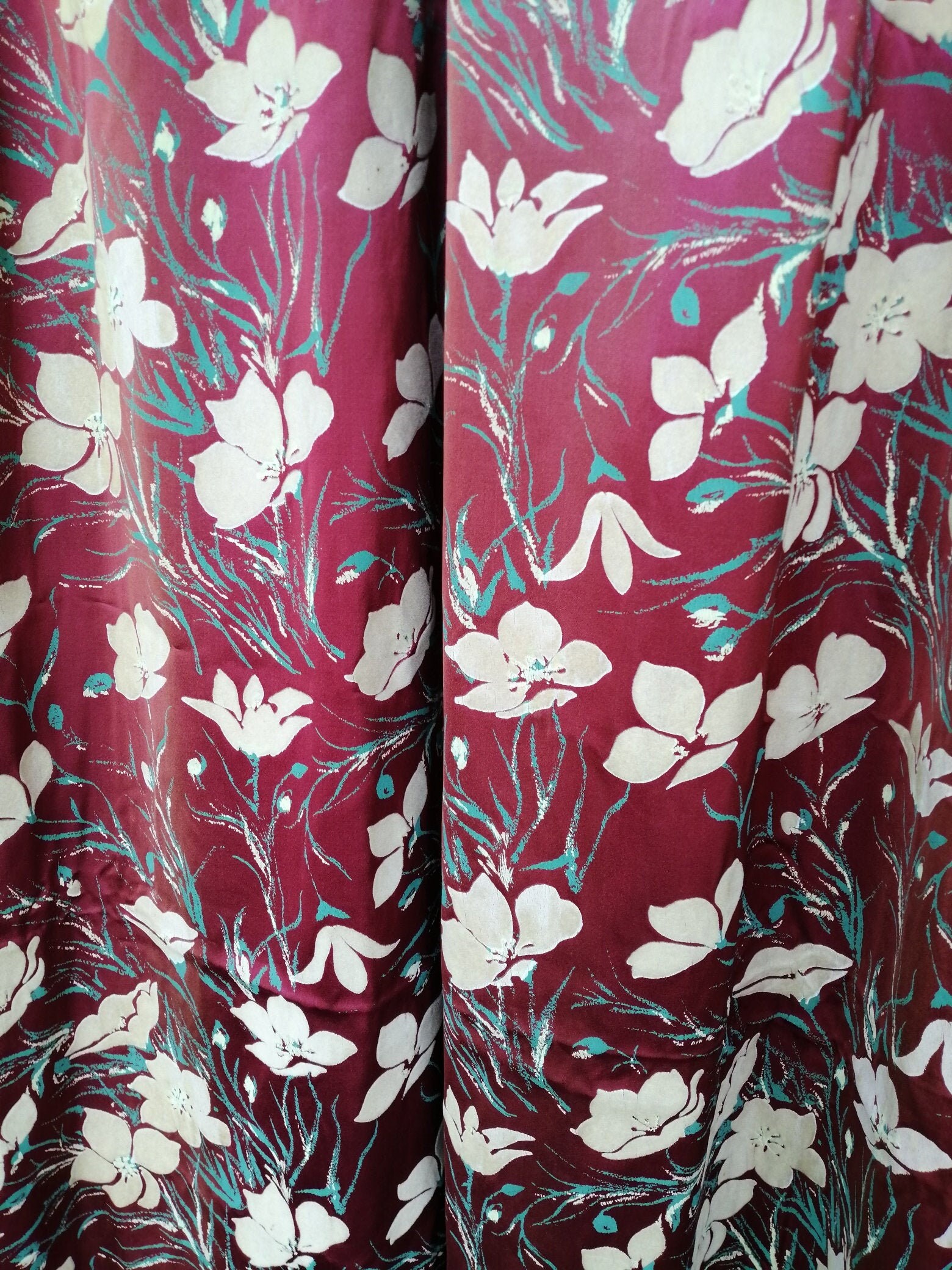 Rideaux Français Antiques Grande Paire de Sateen Shabby-Chic Des Années 1930 avec Motifs Floraux Sur