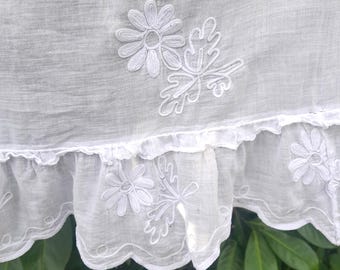 Antique French  CORNELLI lace VALANCE, handmade floral whitework embroidery, home decor, craft, textile addict !