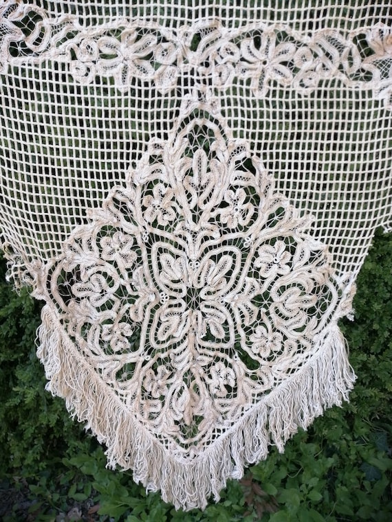 Antique French Renaissance Lace Valance: 19th Century Floral Filet