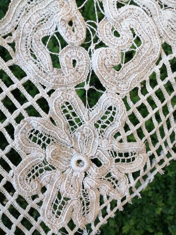 カーテン 19th Century French Filet Lace Curtain Antique French Renaissance Lace Valance: 19th Century Floral Filet