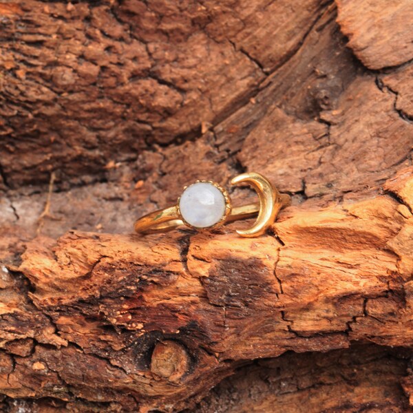 Moonstone ring "Moon" adjustable in size, boho hippie style, vintage, handmade, beautiful jewelry gift