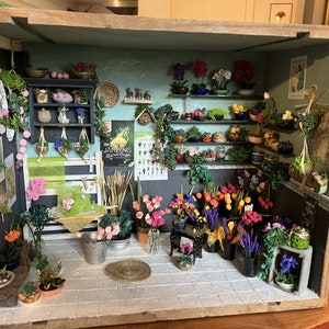 Miniature showcase: florist image 1