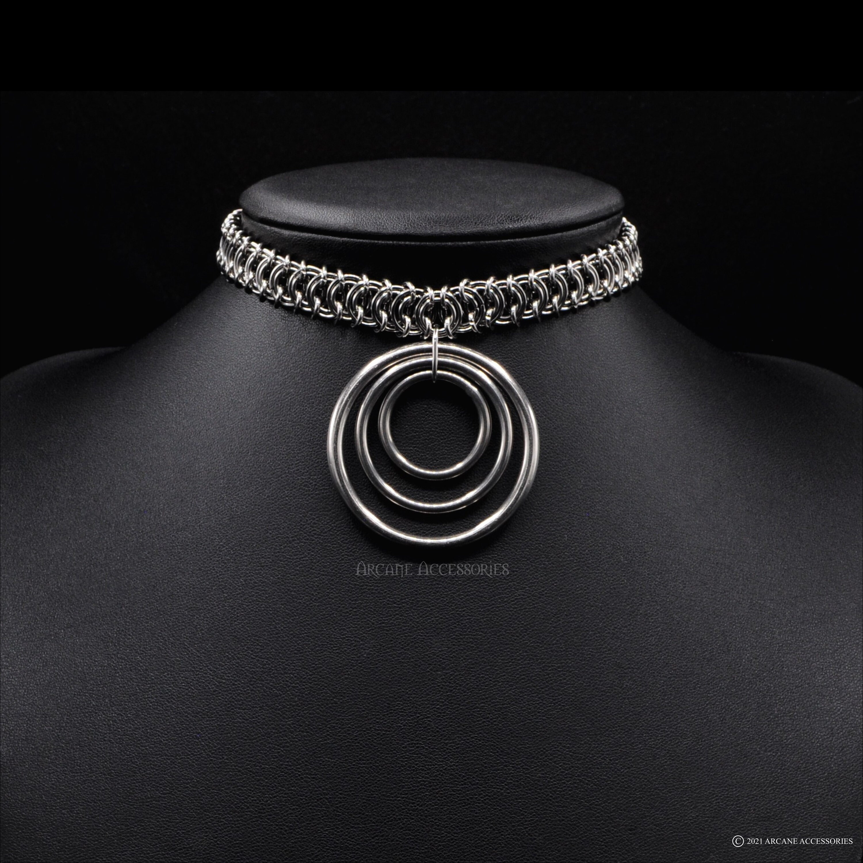 Vertebrae Triple O'ring Choker | Chainmail Choker