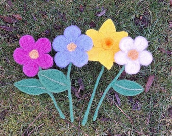 "Handgefilzte Blumen: buntes ""Blumenbouquet""."