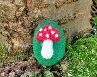 Toadstool pebble