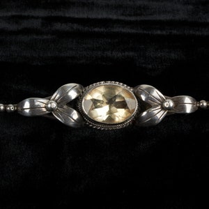 Spilla antica in argento con citrino, stile Arts and Crafts, anni &#39;20.