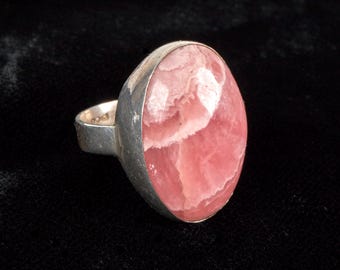 Anillo vintage de plata y rodocrosita de 1985.