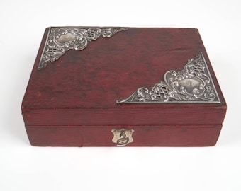 Antique 1904 Red Leather Jewellery Box with Silver Mounts and Key.