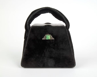Bolso de noche vintage de terciopelo negro de la década de 1940.