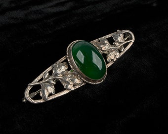 Antique 1920s Arts and Crafts Silver and Chrysoprase Brooch. 