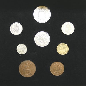1961 Komplettes Britisches Münzset in einer speziell gestalteten Qualitäts-Präsentationshülle