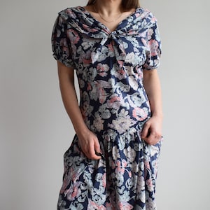 Vintage Laura Ashley cotton midi summer dress. Originally women’s size S. 80’s era.