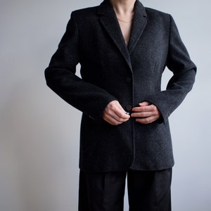 Vintage wool charcoal black / dark grey blazer. Originally women’s size big M. 90’s era.